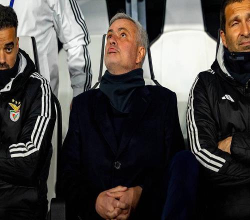 62岁穆帅黯然低头爱将失点+轰16脚输02提前放弃：赢皇马也出局