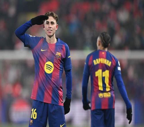 42！亚马尔缺席，莱万抢戏，弗里克神换人，巴萨轻取欧冠弱旅