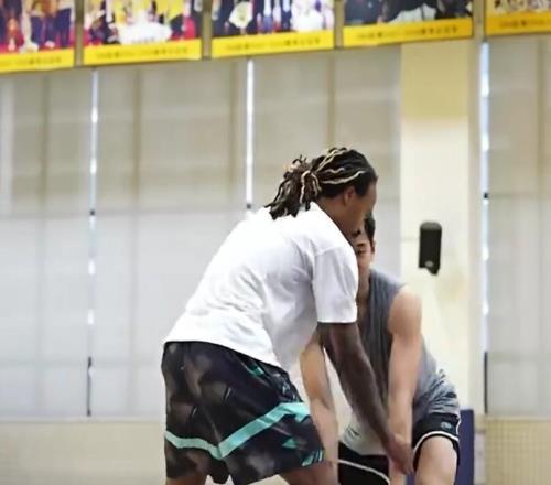 同时复出广东两大病号伤病恢复有新希望球迷期待完全体阵容