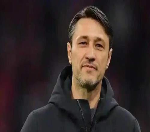 基斯林觉得斯文松太紧张了，科瓦奇出现了换人失误