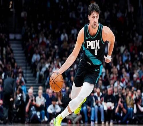 阿夫迪亚：我从小到大都趴着睡觉，现在背上有伤得侧躺着睡