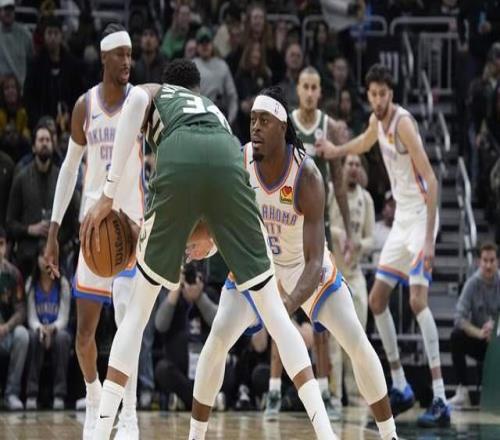 一边倒！卫冕冠军不讲理：亚历山大轰40+11+7，字母哥心不在焉