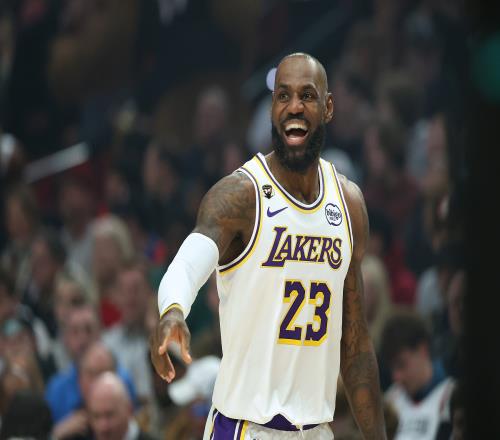 ESPN报道珍妮考虑不续约詹姆斯并交易他因其想对威少的交易结果避免责任_NBA直播