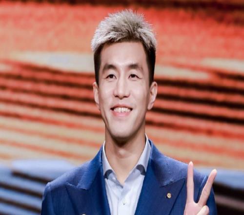 官宣复出！只打2场，郭艾伦还在争取全明星