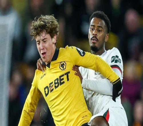 马卡：费尔洛佩斯强烈要求回归塞尔塔，球队正与狼队交涉