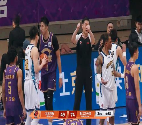 23分惨败！下课声响彻主场，浙江广厦仅用2节，央视叹言：寒冬