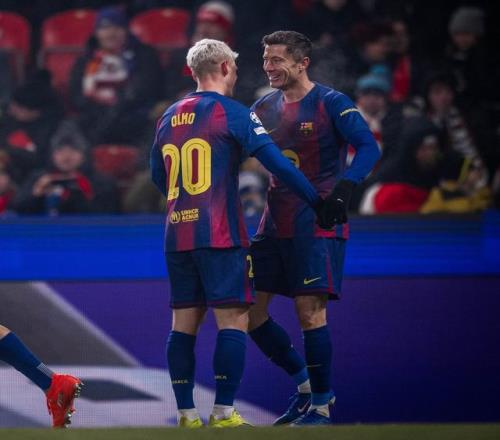 代表两支差别球队欧冠进球20+，莱万是历史第四人