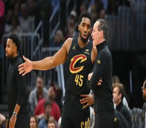 拒绝24分大逆转！骑士险胜东部鱼腩，米切尔8失误，鲍尔15中1背锅