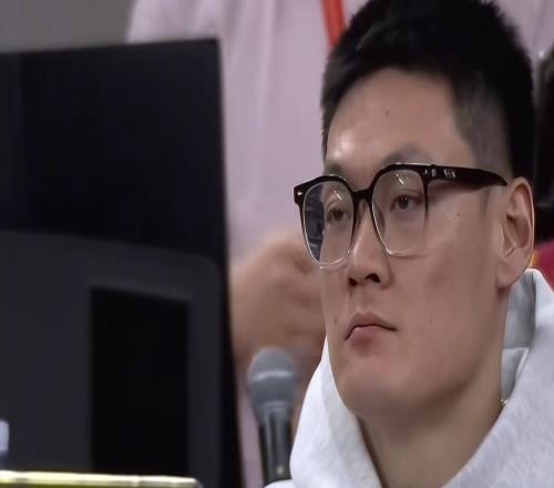 不打了！CBA强力锋线第一阶段报销，这可是广东队最大苦主！