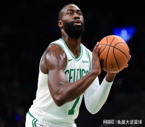 凯尔特人完胜！布朗30+10犯错，西亚卡姆32+10，怀特13+5持续低迷