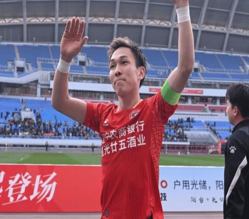 惊天反转！28岁日本外援正式回归辽宁踢中超13天前官宣加盟延边