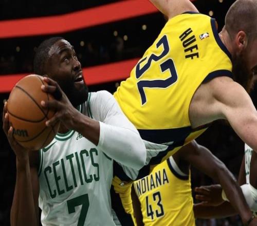 15分大胜东部垫底队！布朗一连爆发，西亚卡姆32+10孤掌难鸣