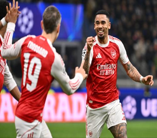 真稳了！枪手大轮换仍创造历史，英超争冠形势在欧冠之夜后明了