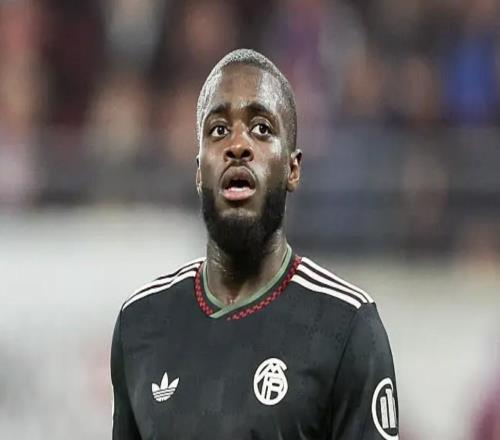 埃贝尔：于帕梅卡诺可能因病缺席接下来对阵奥格斯堡的比赛