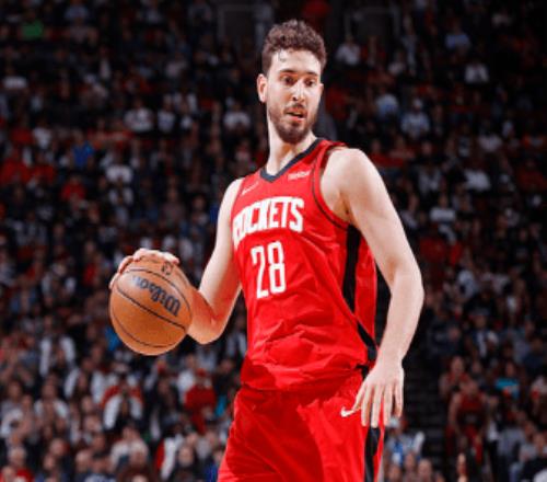 火箭16分逆转马刺3连胜申京20+13+9谢泼德21分