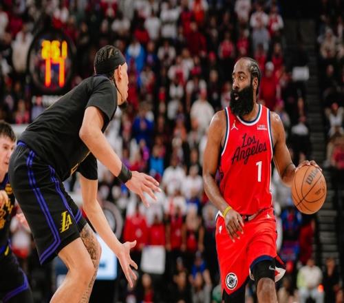 拒26分逆转！小卡24分，快船险胜湖人，东契奇32分，两队都需交易