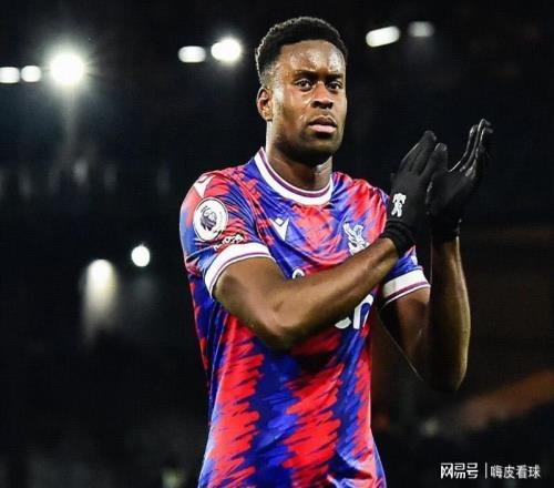 央视直播英超两大豪门，曼城遇上东方神秘力量，切尔西对赛三连平