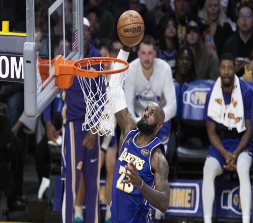 41岁詹姆斯仍然受欢迎若离开湖人勇士快船独行侠和骑士可能成为新球队_NBA直播