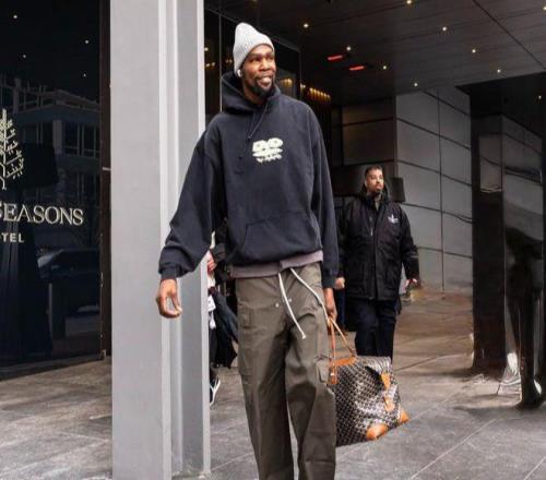 马克西36分10助76人加时险胜火箭，恩比德32分三双杜兰特36分