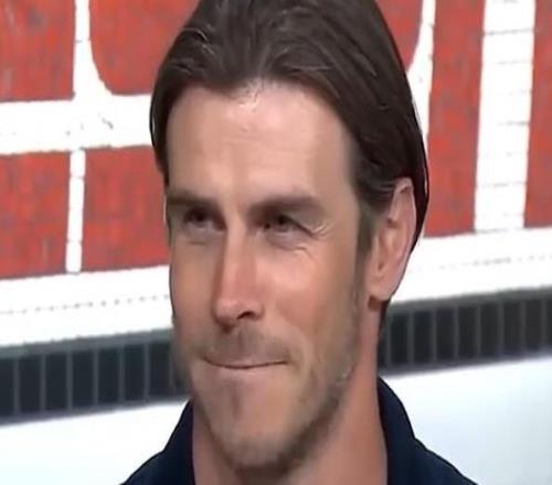 贝尔谈皇马任意球分工：右边归我，左边归C罗，中间靠猜拳决定