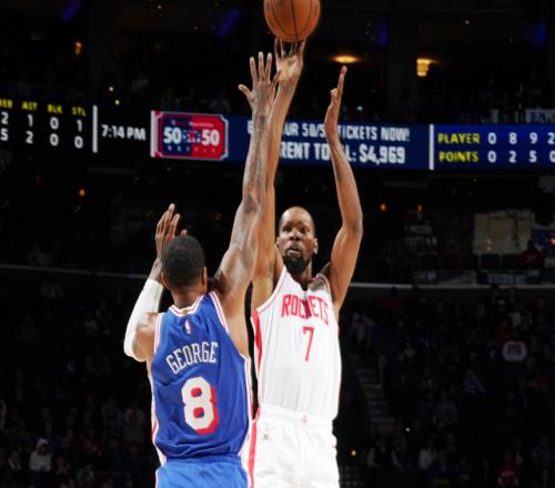 无惧关键干扰球漏判！76人双星轰68分加时胜火箭杜兰特36分8失误