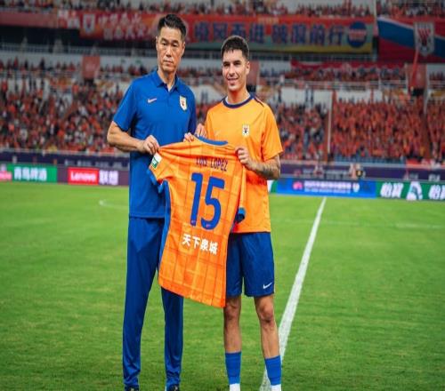 喜讯！于根伟给津门虎球迷送上新年大礼，即将官宣西乙豪门队长