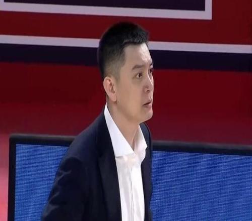 杨鸣：第四节关键球总是差一口气这种情况连续出现大家会有点阴影