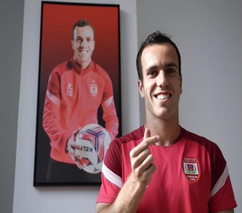 国安门将位置离队第一人预测！前些年就归化入籍，却一直踢不上球