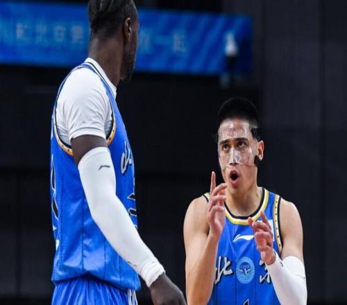北京五将伤停仍险胜浙江！杰曼带伤鏖战23+5陈盈骏18+3吴前7中1