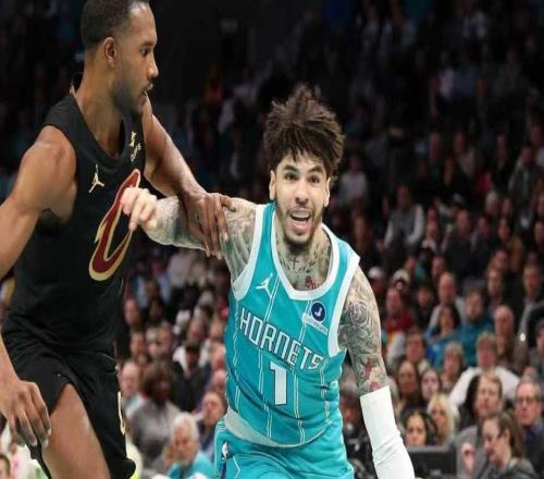 骑士拒黄蜂27分逆转升东部第五三球15中1米切尔24+8失误