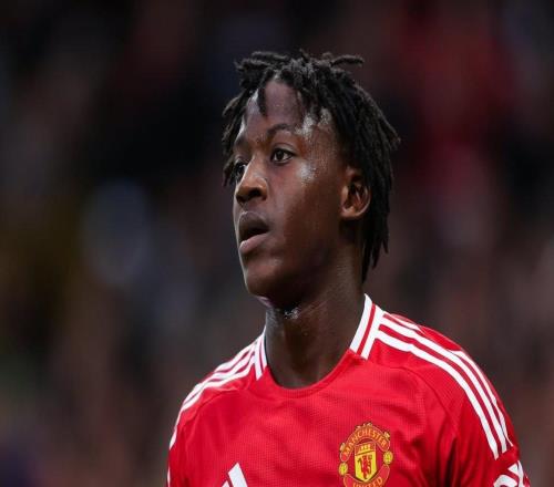 天空体育：曼联准备与梅努开启新合同谈判