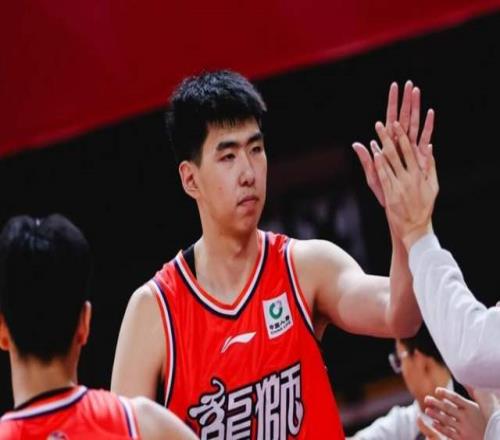 10投狂砍24分14板！广东男篮弃将打成本土第一中锋，感谢杜锋成全