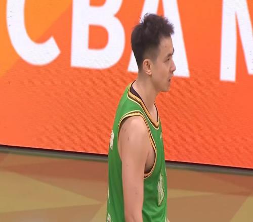 逼走赵继伟辽宁队“8打5”狂输山东男篮，杨鸣恐无缘季后赛！