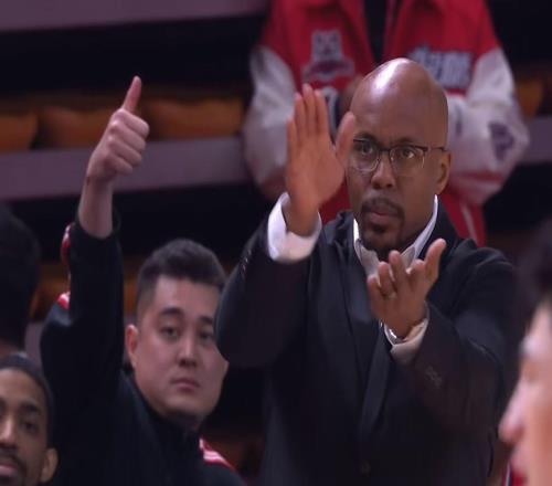 封盖第1+篮板第2！广东“新中锋”打出身价，这是杜锋的内线答案