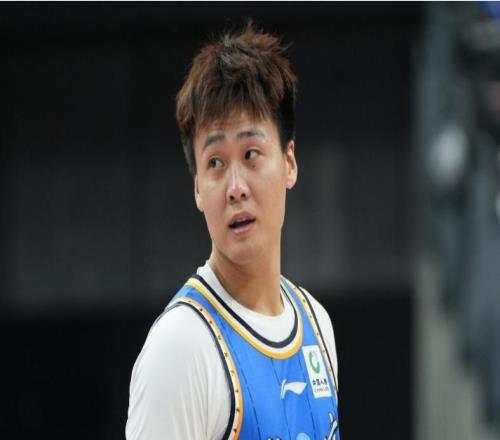 北京遭双重打击：输德比+赵睿刚复出又受伤将帅不满判罚抗议无效