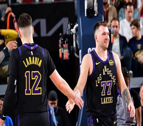 前两分钟拿下6分，结果湖人锋线新星在后面的46分钟只得到了1分