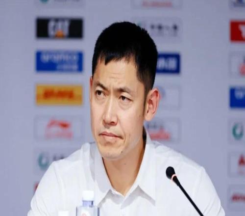 胜北京发布会！张庆鹏直指廖三宁调整+2将伤势，邹雨宸点出精气神
