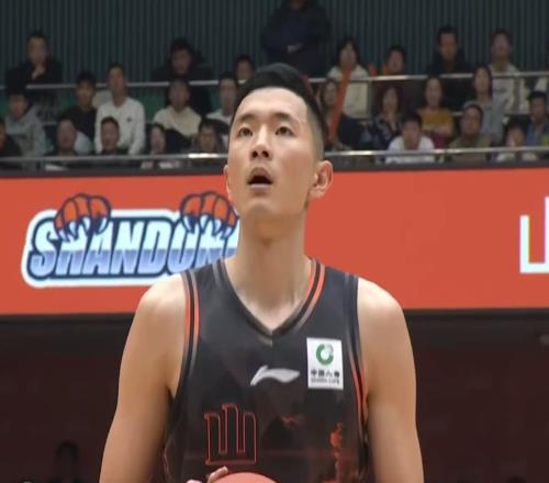 拒绝逆转！山东男篮5人得分上双，掀翻卫冕冠军，终结对手7连胜