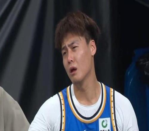 北京媒体：赵睿检查后骨头和神经都没问题只是腰肌有一定的损伤