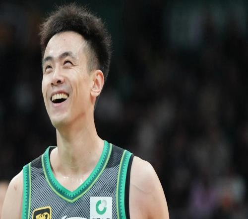 末节4分！四连败！辽宁跌至第15！攻守毫无侵略性，球迷呼喊下课