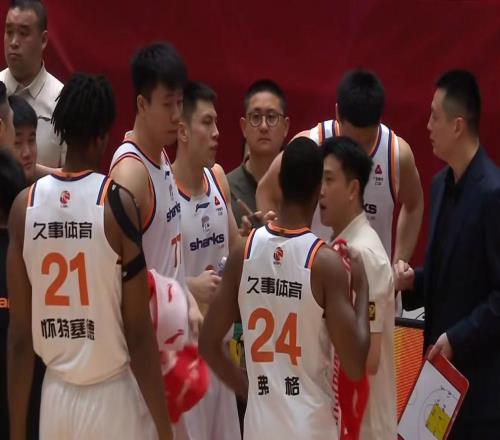 浙江男篮3分险胜上海，程帅澎复出张洪硕成奇兵，王哲林空砍14+7