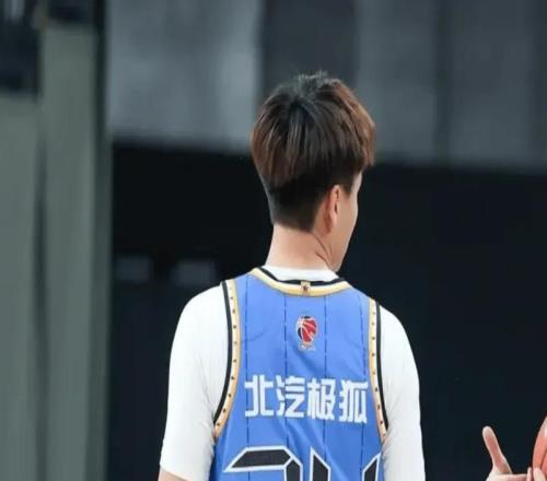 北京刚好一场又3人伤停！方硕赵睿缺席下场，小曾腰部水肿将治疗