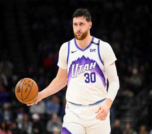 就在今天！努尔基奇打破尘封51年的纪录，登顶爵士队史第一