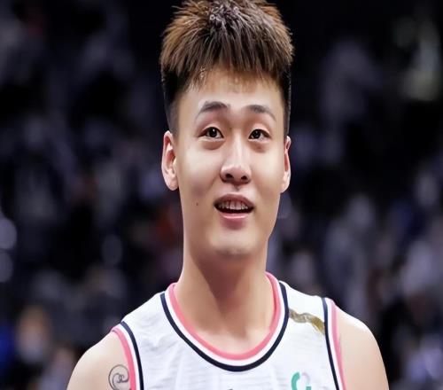 因伤缺赛半月多，赵睿再破天花板，让郭艾伦和整个CBA“佩服”