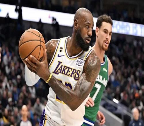 詹姆斯：我一直是球队防守端指挥的声音，过去几年都是如此