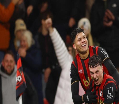 补时绝杀！利物浦轰然倒下，斯洛特不敢相信，第4的位置岌岌可危