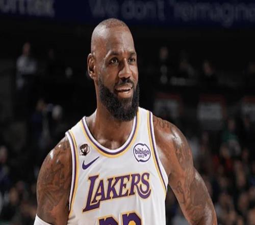 湖人险胜独行侠！东契奇33分，詹姆斯八村垒统治末节，艾顿16中4