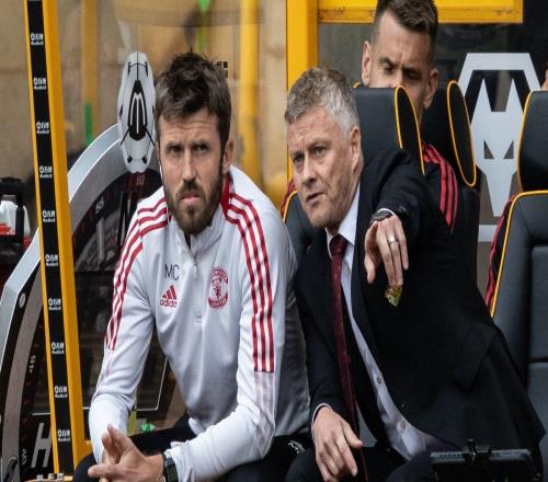 卡里克揭秘：击败索尔斯克亚拿下曼联帅位后，两人已通话获得支持