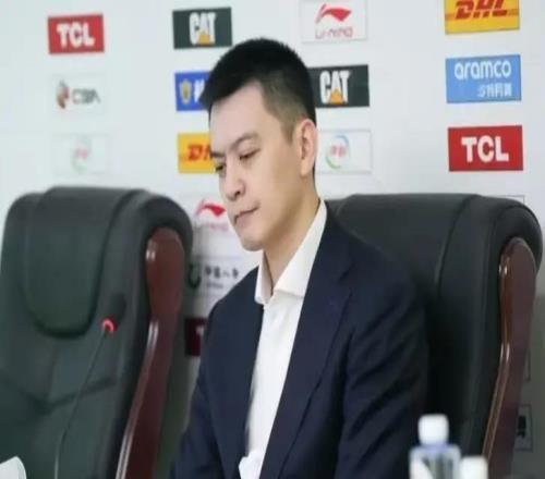 CBA最帅的教练也下课了！辽宁男篮宣布杨鸣因个人身体原因辞职