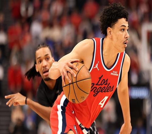 表现确实不算糟糕，但快船锋线新秀显然还能够做得更好一些